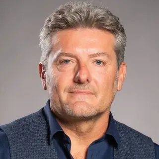 Portrait de Stéphane Poyer, consultant en acquisition digitale locale à Pau